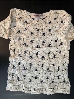 Extra Touch Open-Knit Crochet Shell Top in Cream